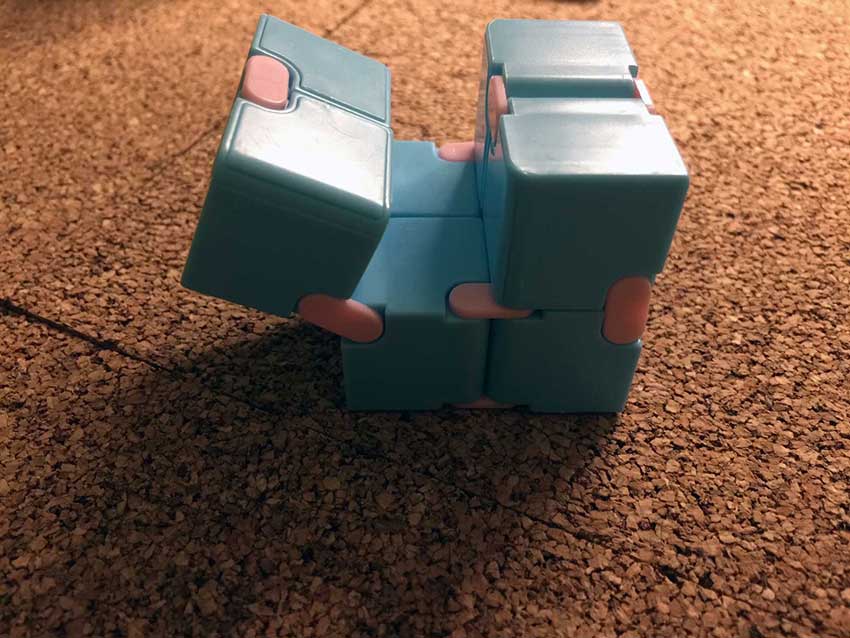 Infinite folding cubes